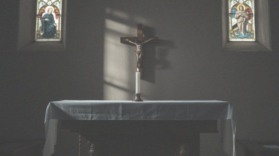 Czy kremacja jest grzechem zgodnie z naukami Kościoła katolickiego?
