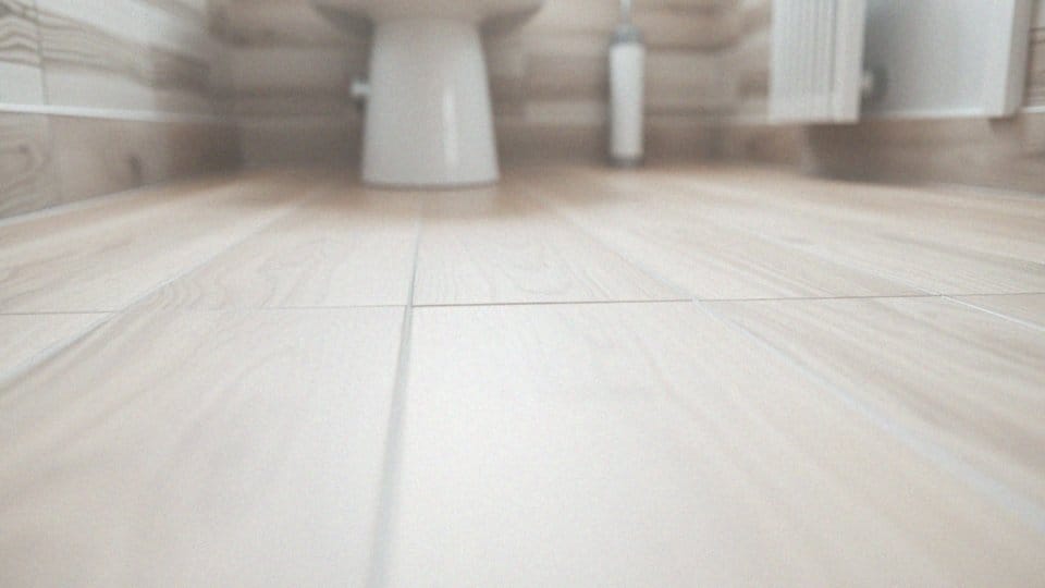 Jak dobrać odpowiednią fugę do gresu drewnopodobnego?