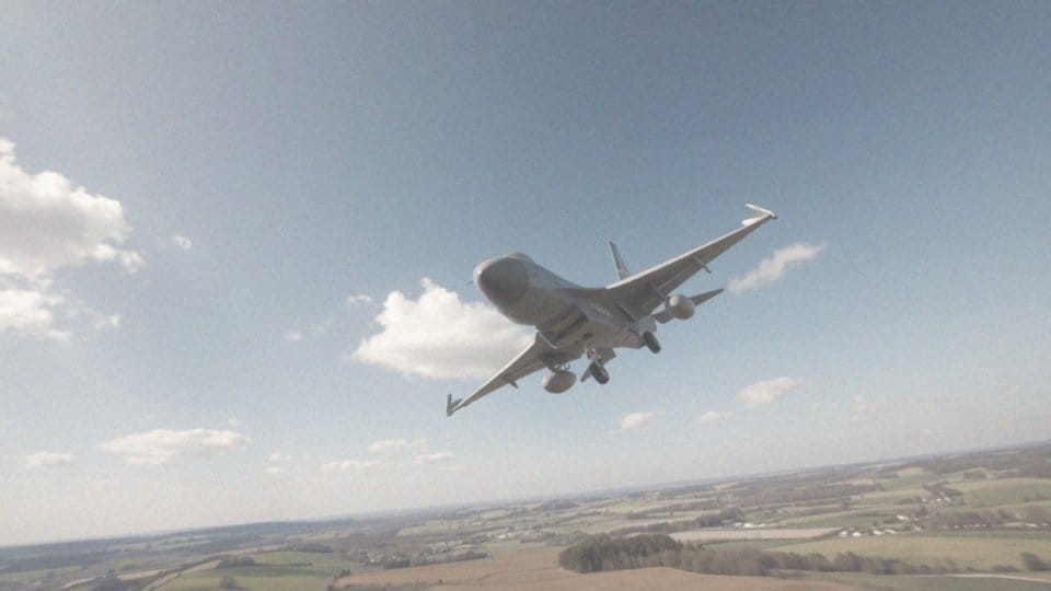 Jakie osiąga prędkości przelotowe F-16?